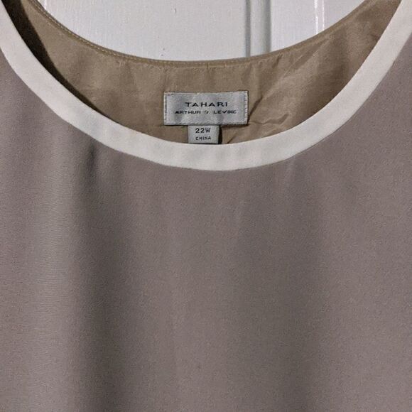 Tahari Arthur S Levine 22W sleeveless tank shell under garment beautiful holiday - Picture 4 of 8